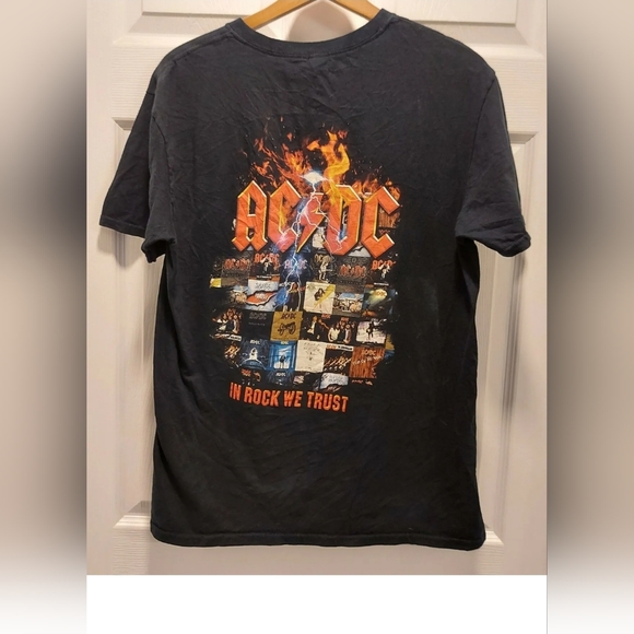 ACDC AC/DC T-Shirt In Rock We Trust Gildan Album Cover Collage Size Large - Picture 7 of 10